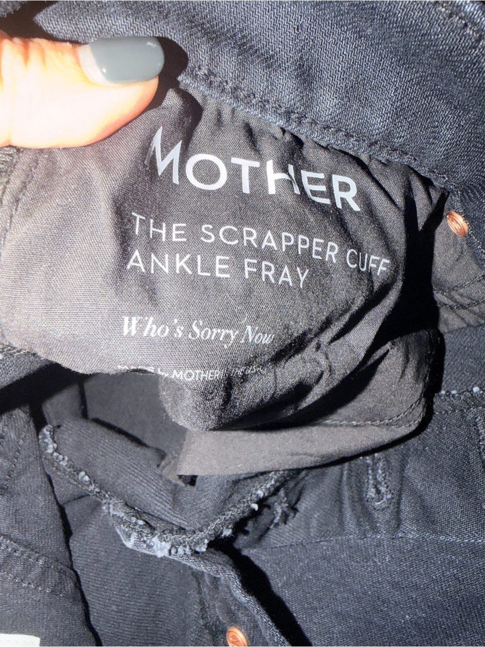 MOTHER The Scrapper Cuff Ankle Fray Pants - Black